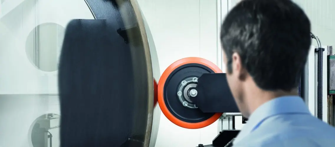 Covestro — planta piloto de reciclaje químico de elastómeros